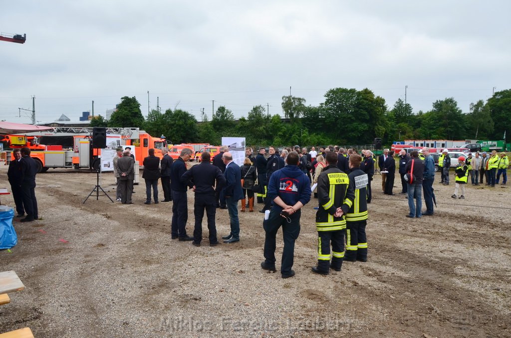 Erster Spatenstich Neues Feuerwehrzentrum Koeln Kalk Gummersbacherstr P067.JPG - Miklos Laubert